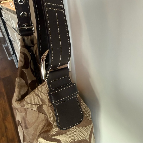 COACH K1176 F15067 Signature C Logo Jacquard Brown Shoulder Bag Purple Lining - Picture 7 of 14